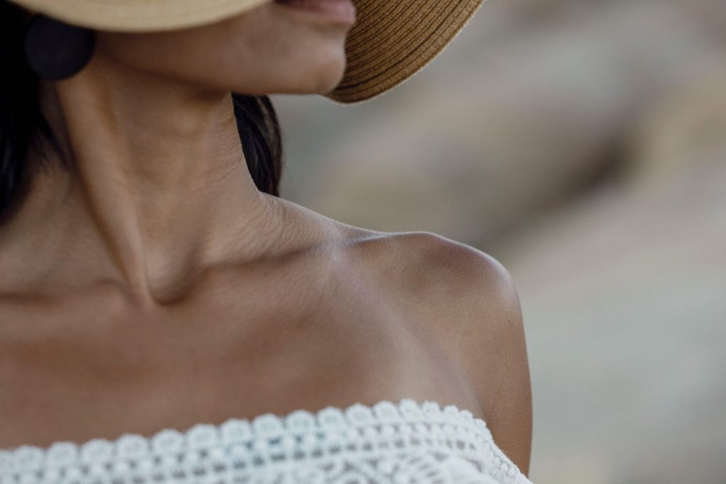 Neck and décolletage after a mini neck lift at Alpha Hospital Group